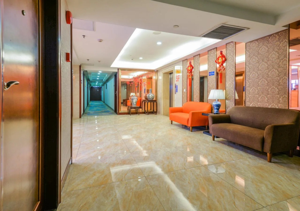 Royal Plaza Hotel