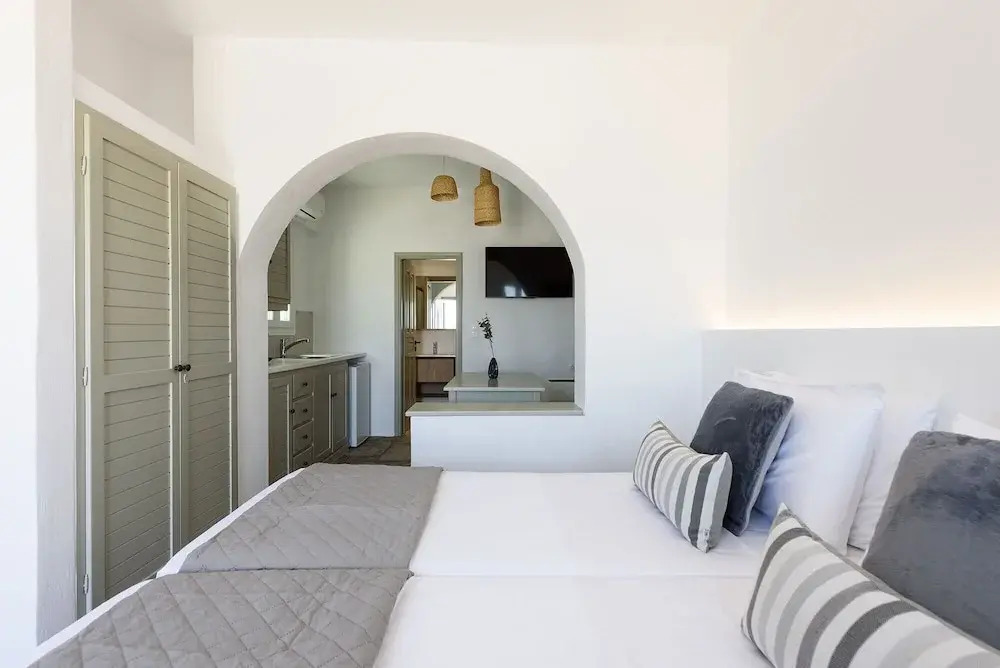 Phaedrus Living Paros Cycladic 4