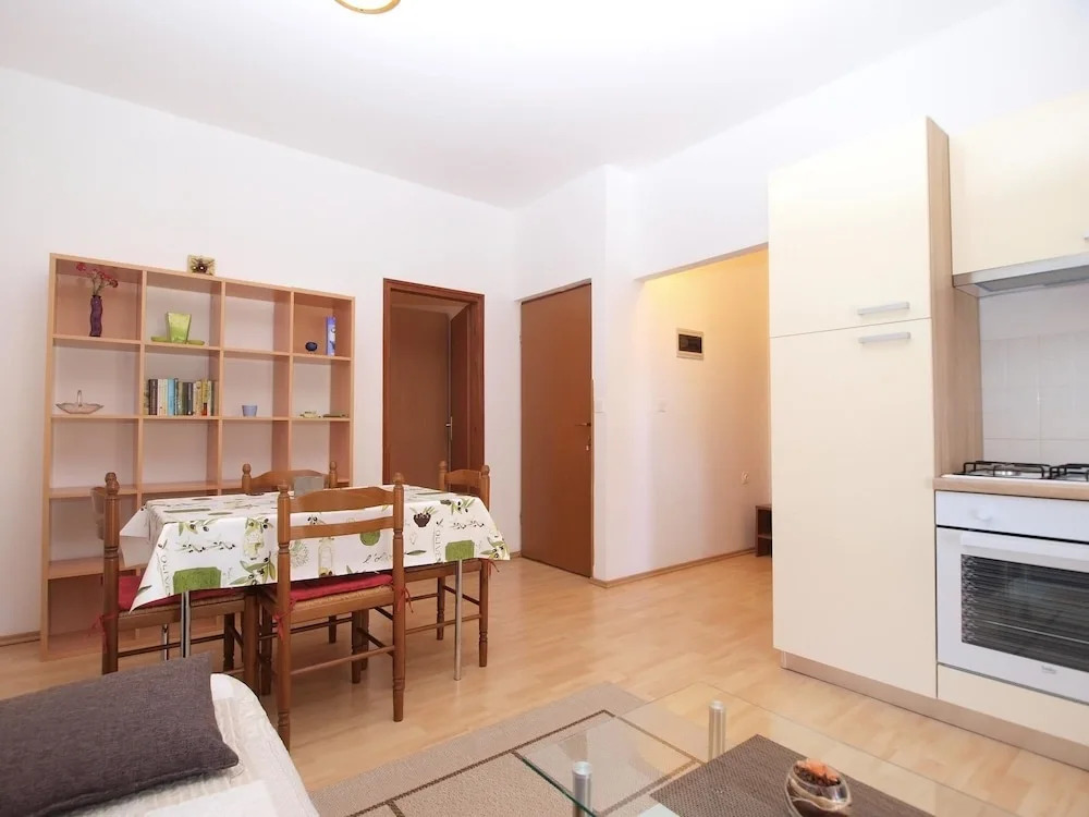 Apartment 1407