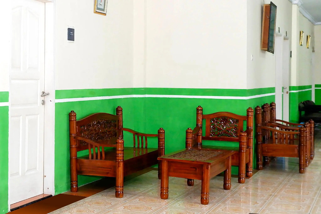 OYO 338 Guest House Omah Manahan