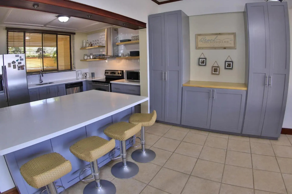 Presidential Suites 4 - Recently renovated 2 bedroom condominium in the heart of Flamingo