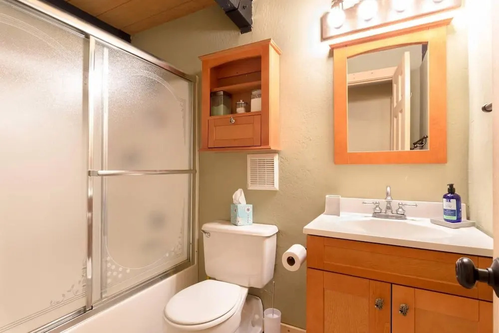 Stylish Modified A frame with Hot Tub sleeps 6!