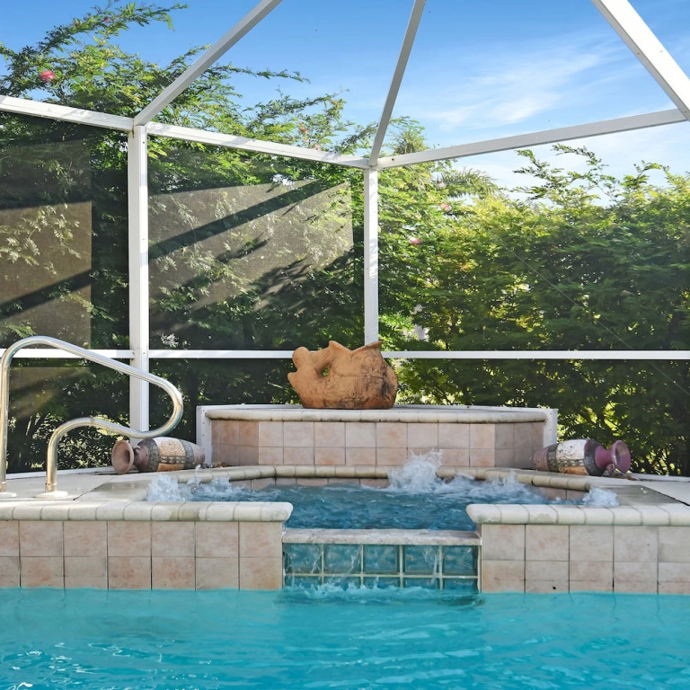 Su Casa - XXL pool area PoolSpa 3 Bedroom 2 Bath