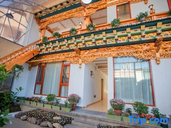 Dukezong Ancient City Yuqing oxygen supply homestay