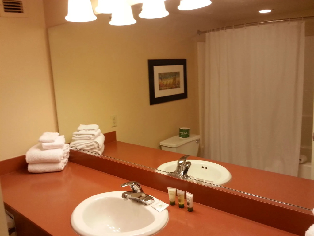 Avi Resort & Casino