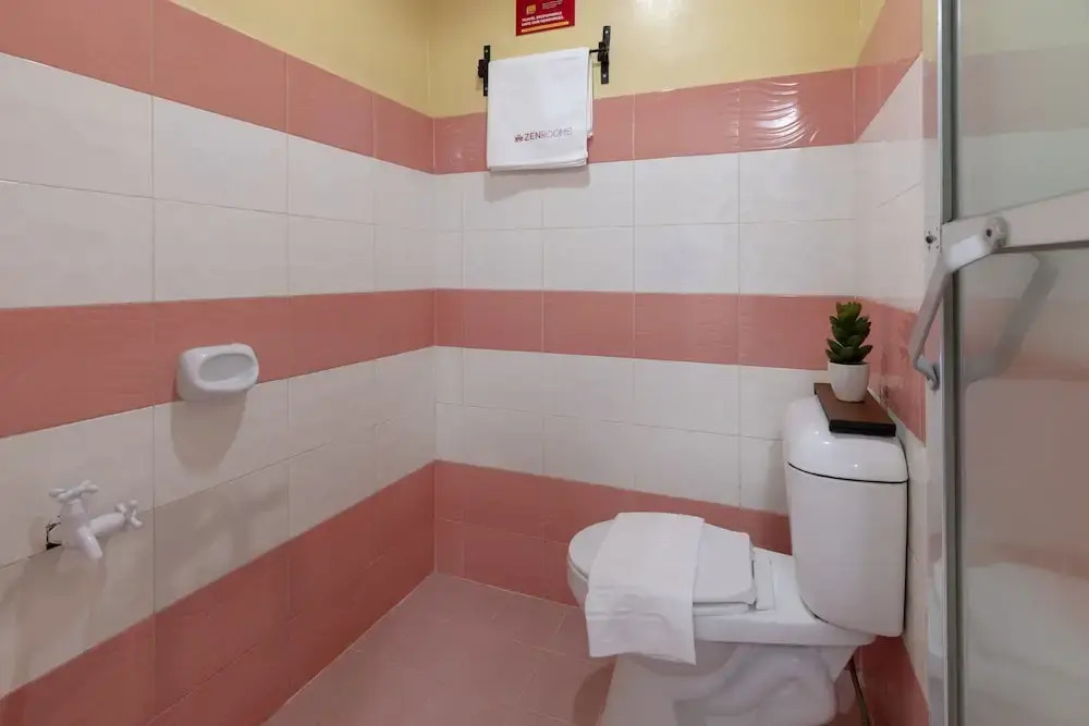 City Smiles Apartelle by OYO Rooms