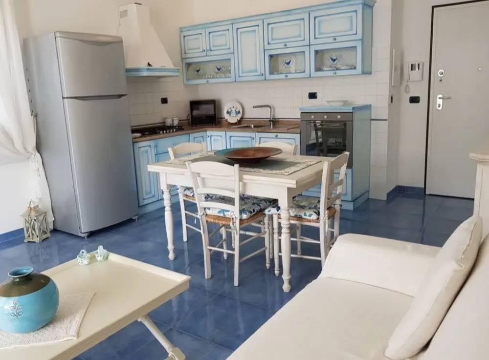 Oltremare apartment with large veranda for 6 people