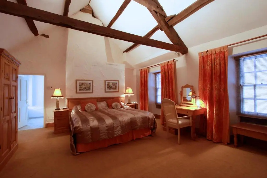 Centre Of Britain Hotel
