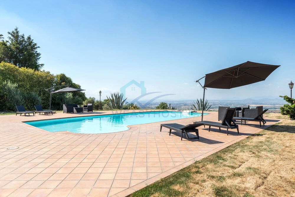 New Refined Villa Rayskaya In Monte Compatri