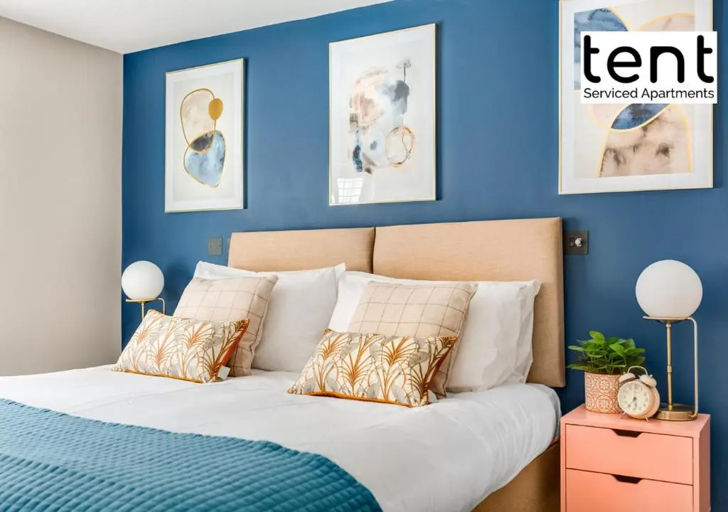 COZY 2 BED Apt Steps to town centre by Tent Serviced Apartments Egham with Free Parking and Wifi