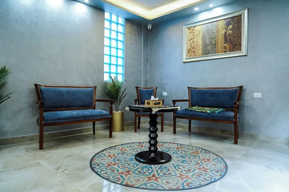 Pyramids Hotel