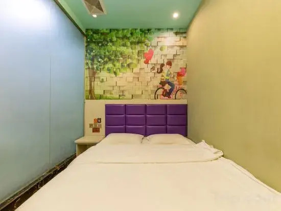 Rujia Huayi Hotel(Huanghe South Road Convention and Exhibition Center Store)