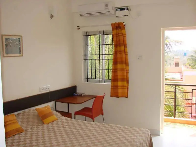OYO 1356 Hotel Gokulam Compact