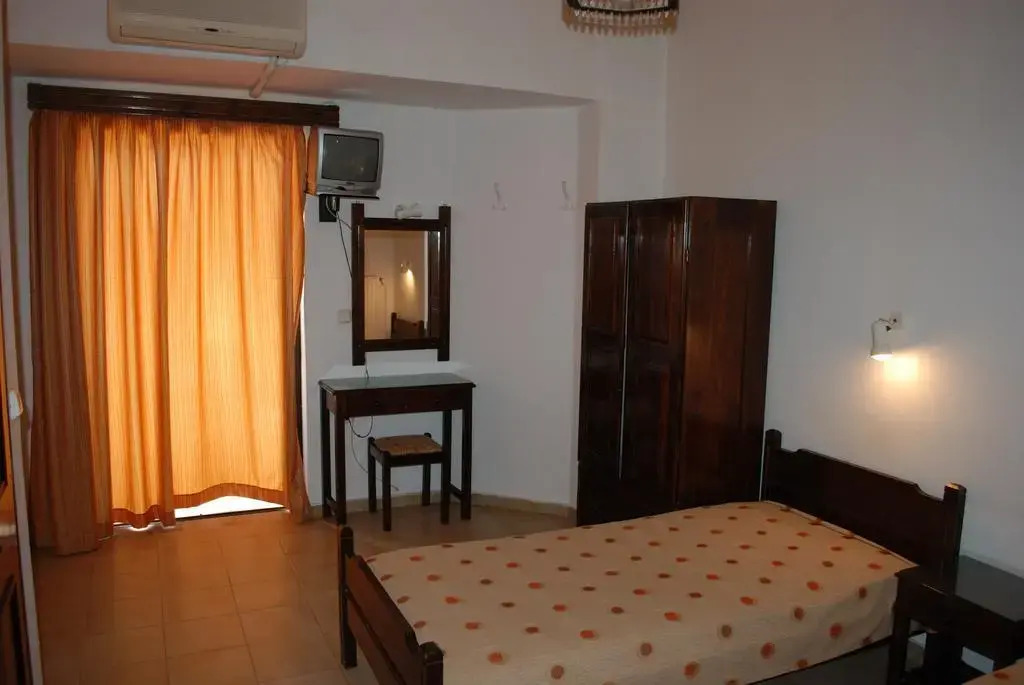 Manos Apartments