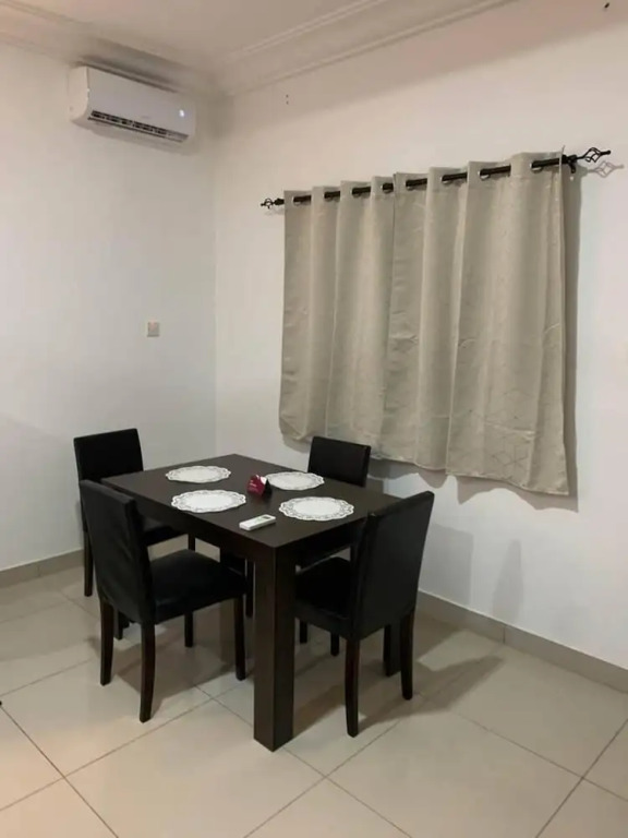 Entire Cozy 2-bedroom House Plus Free Car Use