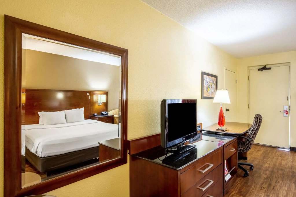 Econo Lodge Naval Station Norfolk