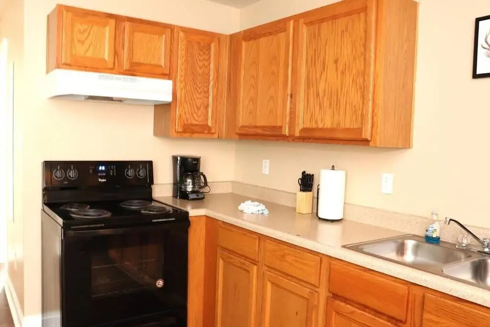 Lasalle 2B · Huge 4BR Gated Apartment w/ Off-street Parking