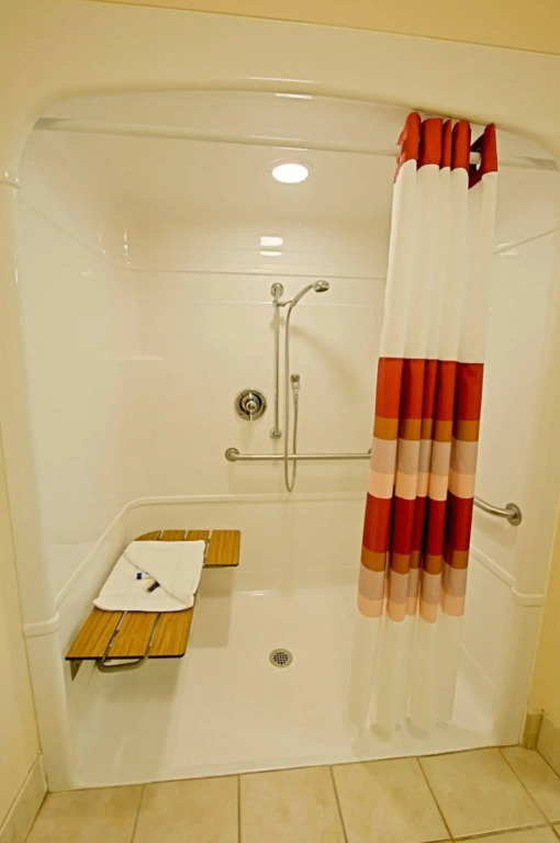 Red Roof Inn PLUS Long Island - Garden City