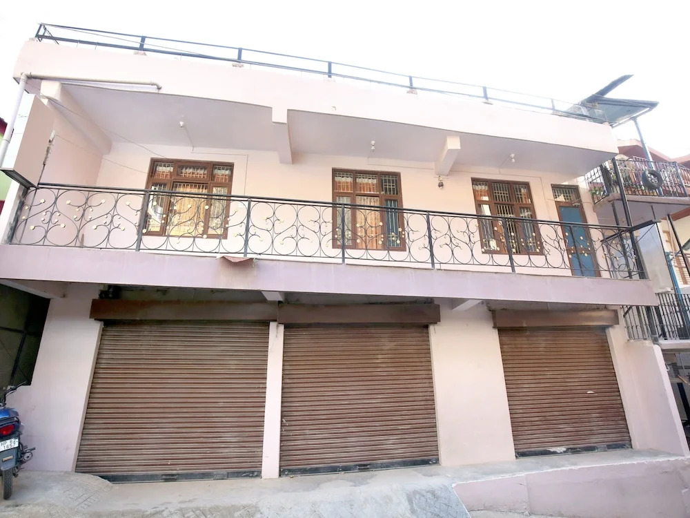 OYO 12733 Home Hill View Lower Bharari