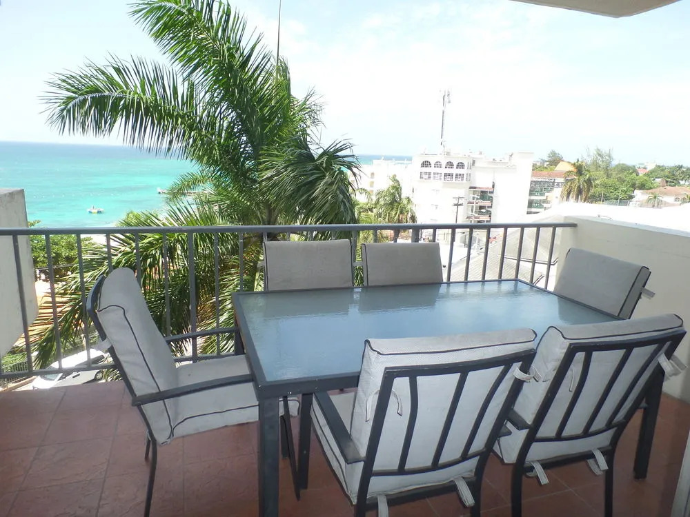 Sky Box Beach Suite at Montego Bay Club