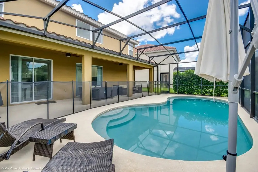 5196oa Luxury 6 Bedroom 5.5 Bath Home