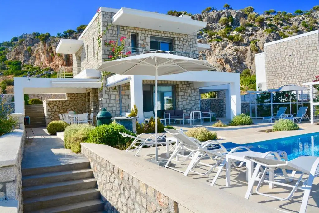 Kokinogremos Villa