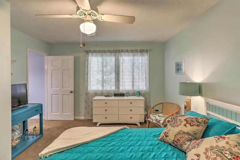 Walk to Ocean: North Myrtle Beach Townhome!