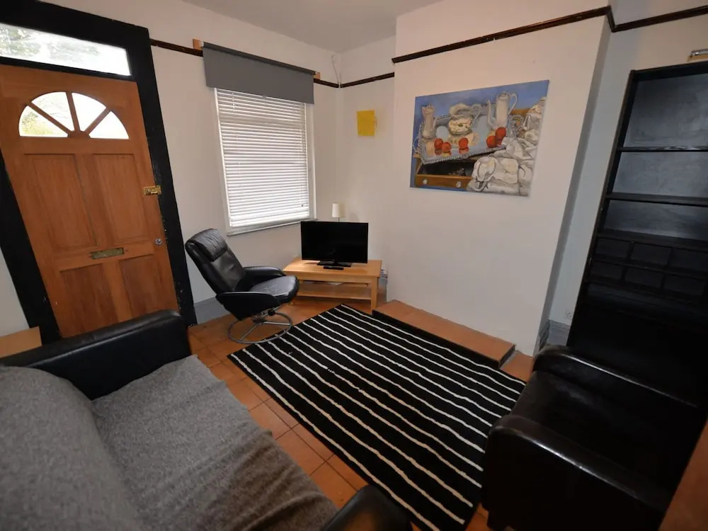 Alluring Holiday Home in Coventry near Herbert Art Gallery