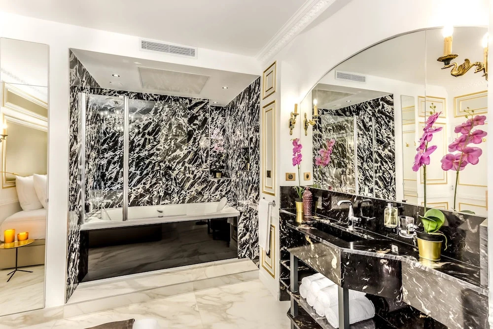 Luxury 6Bdr 5Bth Heritage Building - Louvre View