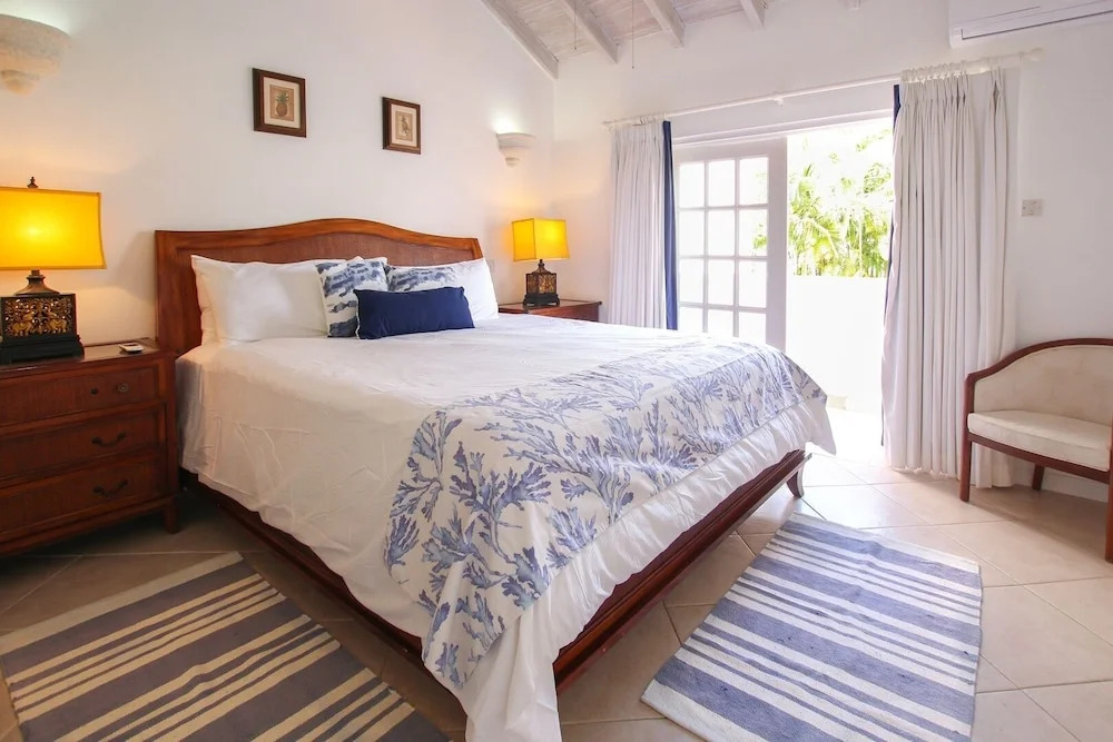 Relax Poolside At This Stylish Townhouse - Porters Gate 24 by BSL Rentals