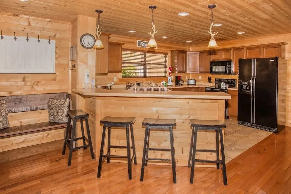 A Cabin to Remember 5 Bedrooms 5 Bathrooms Cabin