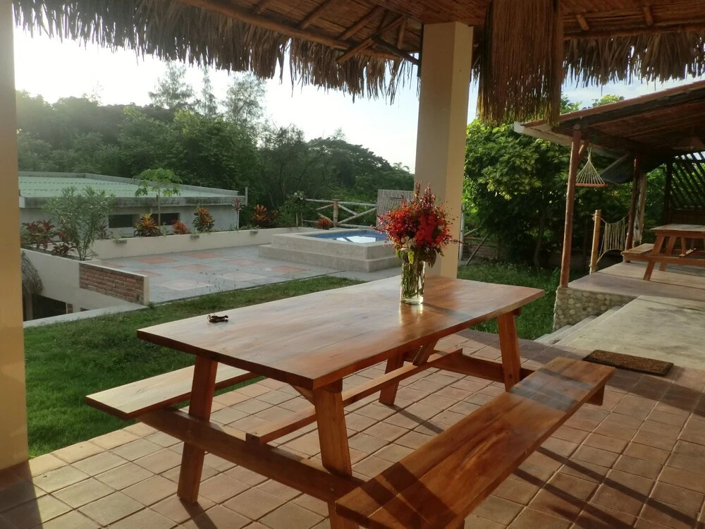 Charlie Suites Ayampe