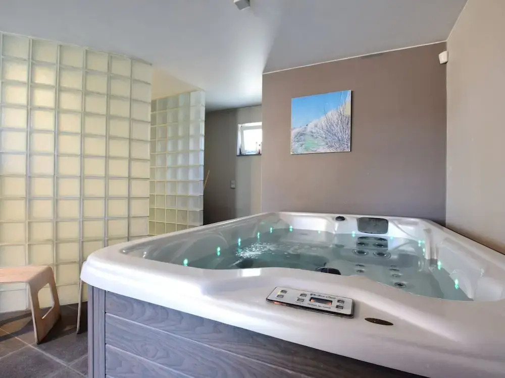Luxurious Cottage in Durbuy With Swimming Pool