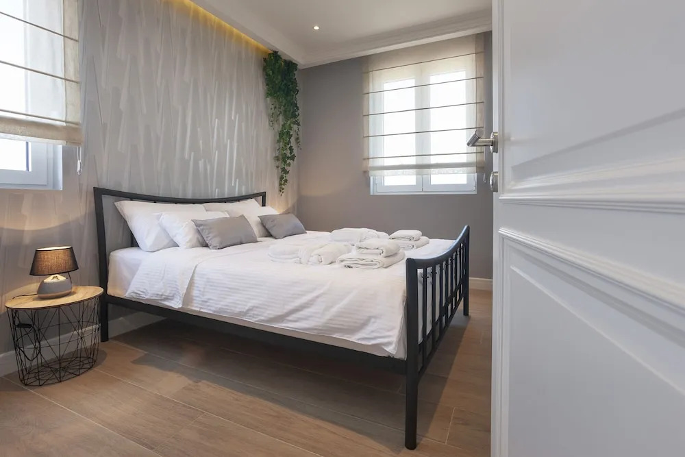 Dj City Vista Luxury Apartments