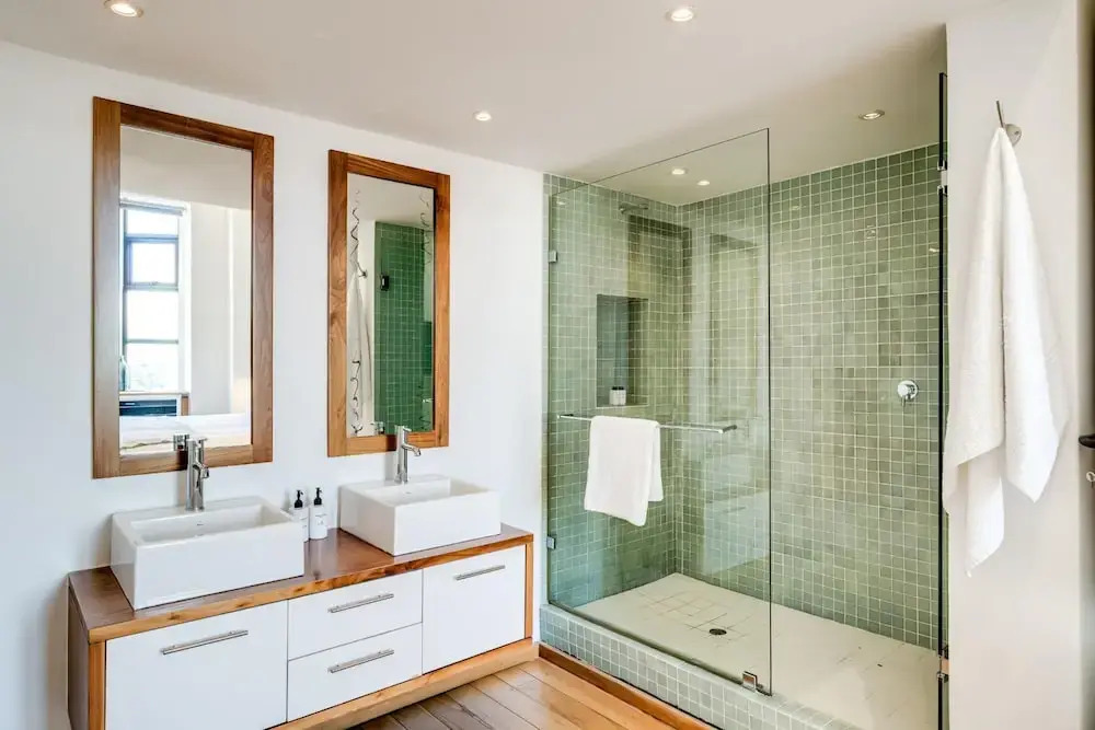 Contemporary 2bed in Art Deco Heritage Site Elevea