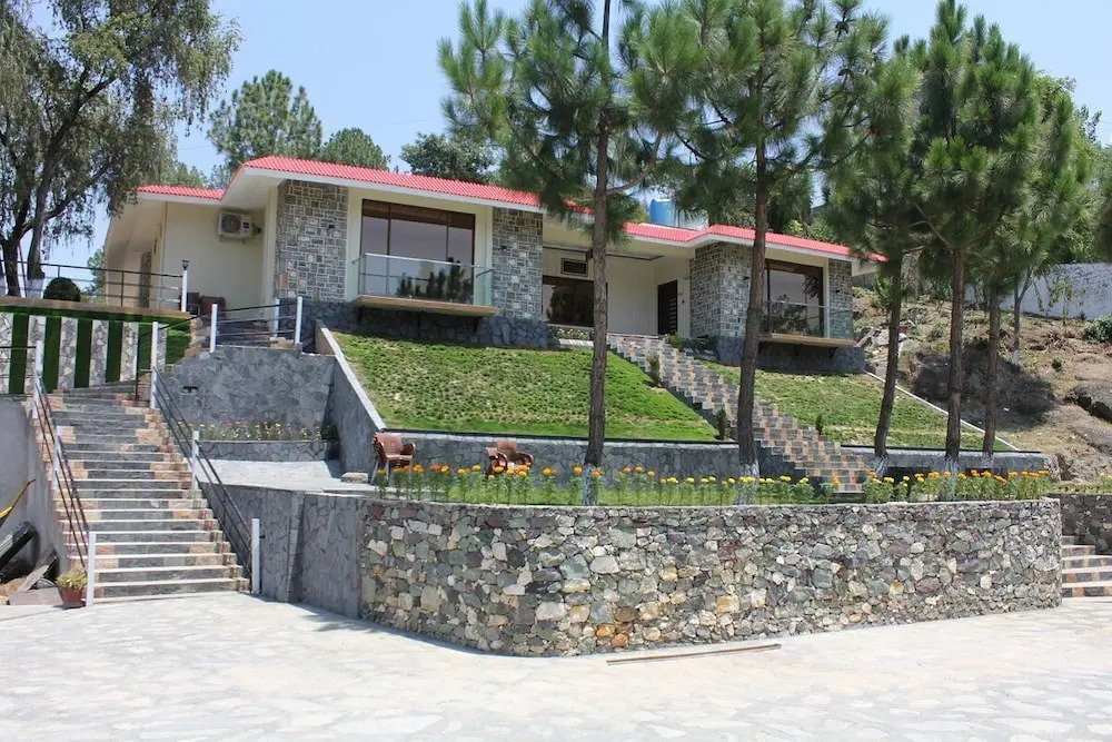 HUSNAIN RESORT by Saud khan