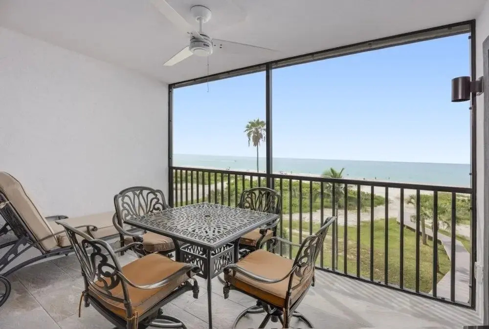 Pelicans Roost 304 2 Bedroom Condo by RedAwning