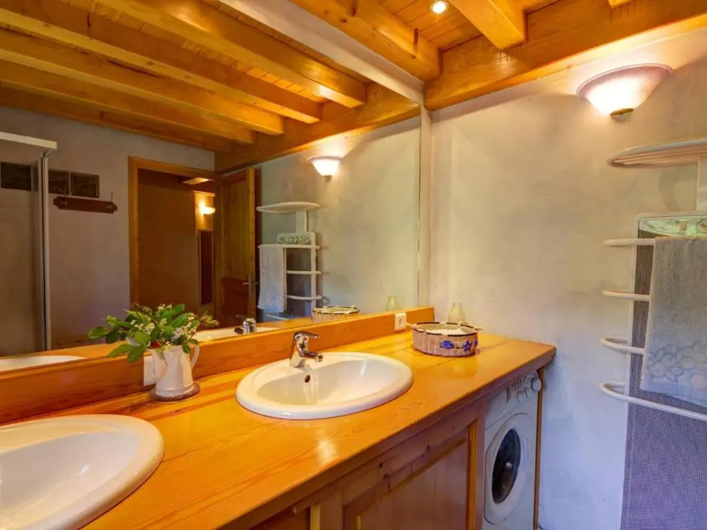 Gîte authentique 6 pers avec jardin à Marols - FR-1-496-1