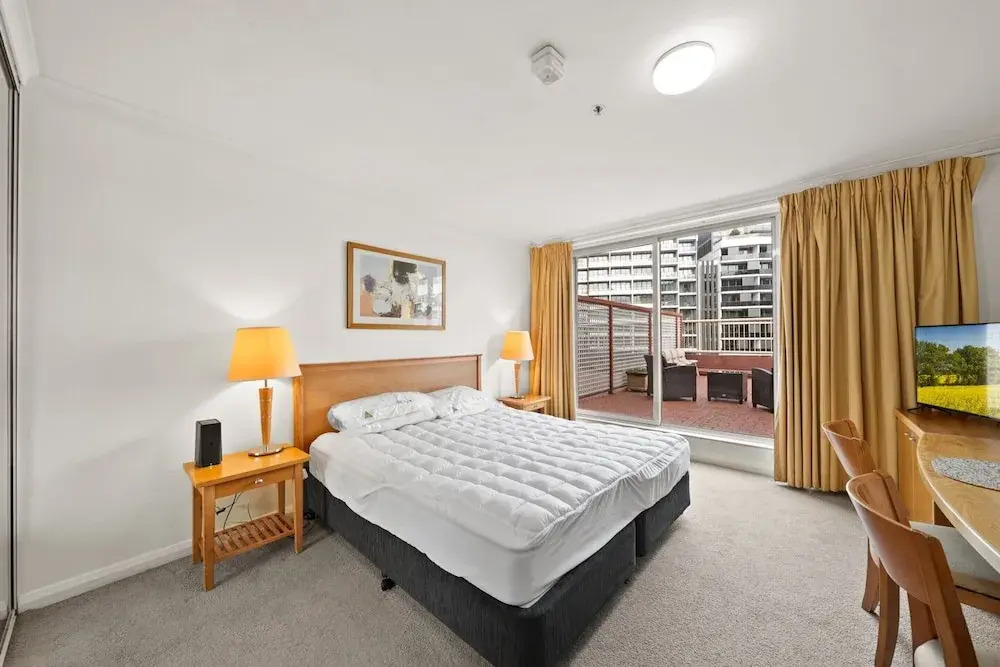 Central ACT Studio With Indoor Pool and Gym