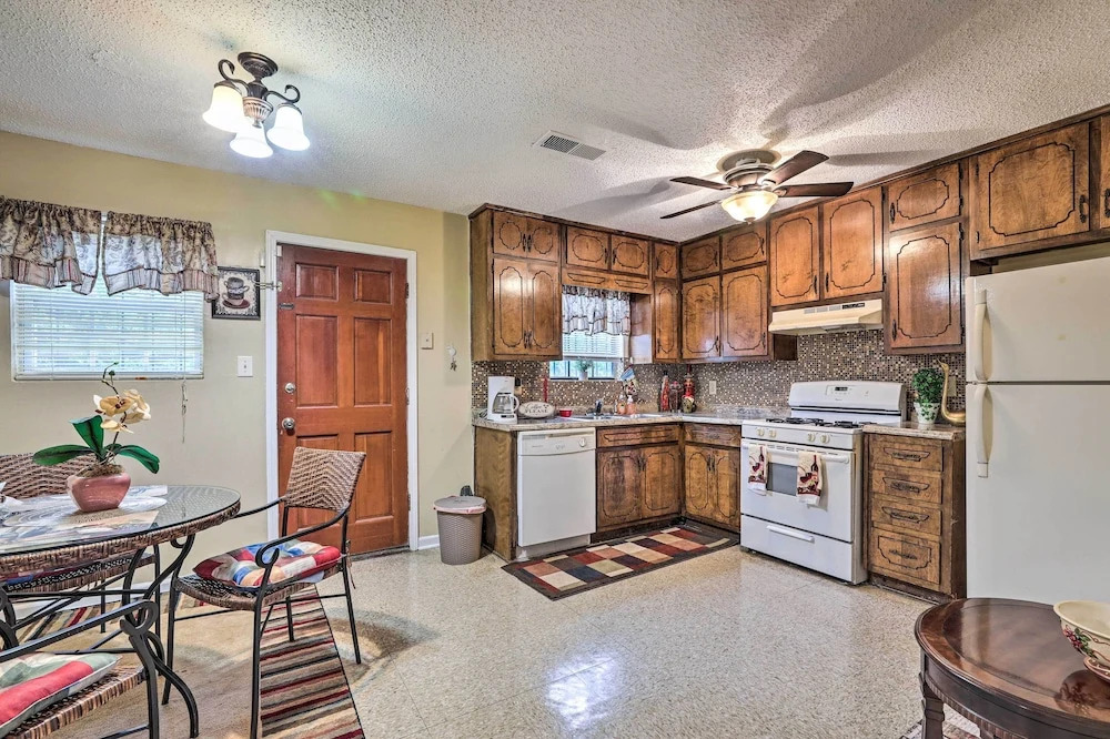 Family Home Near Panola Mountain State Park