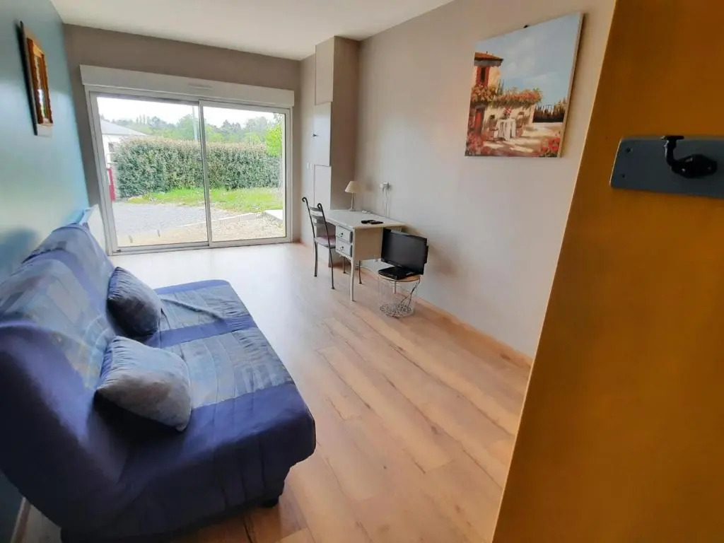 Maison de plain-pied avec jardin clôturé, proche Thermes St Roch - 3 chambres, WiFi, cuisine équipée - FR-1-541-46