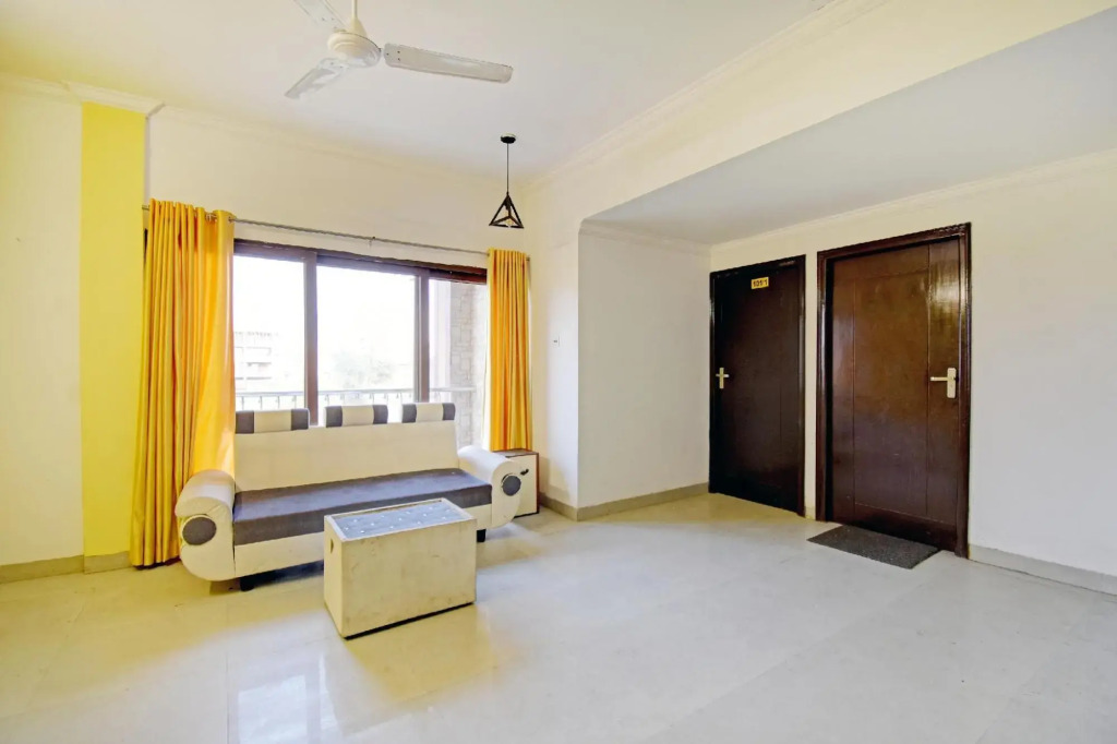 OYO 79874 Rr Residency