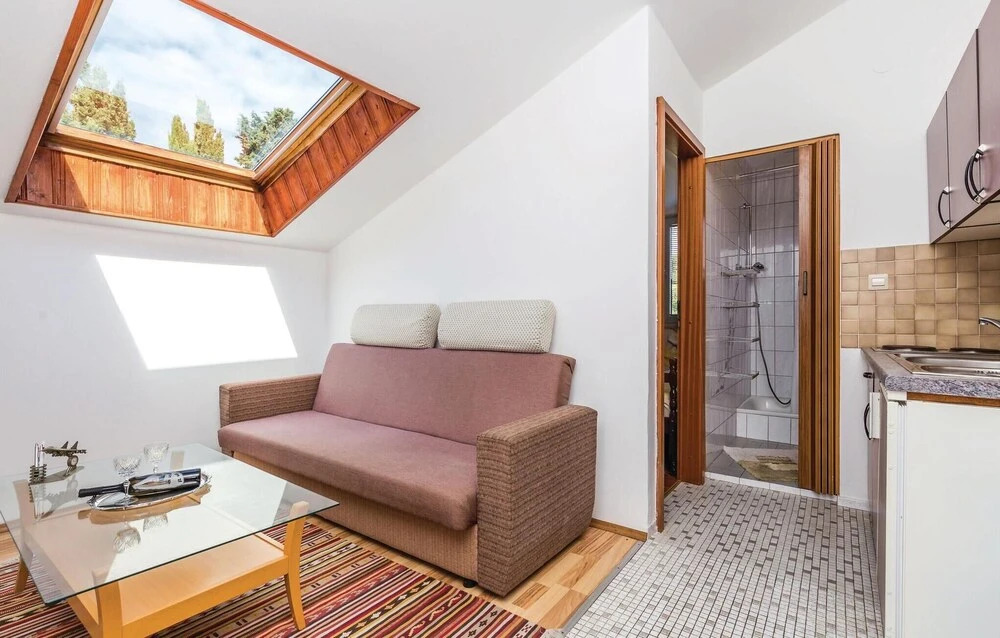 Beautiful Apartment in Kampor With 4 Bedrooms and Wifi