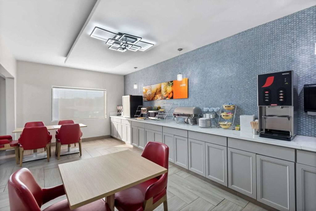 Comfort Inn & Suites Mason City - Clear Lake