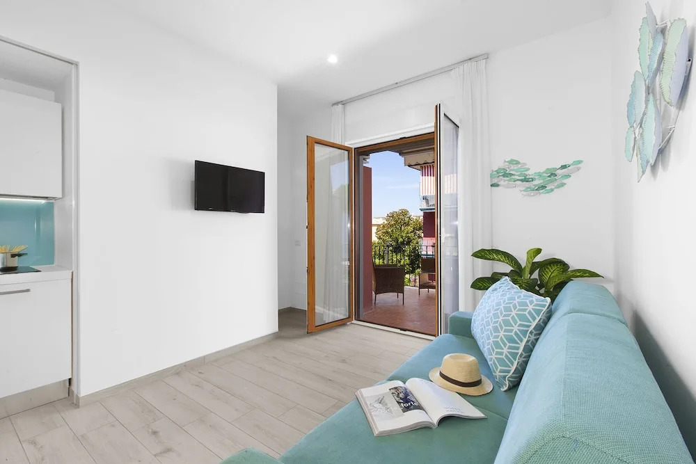Sara Home 2