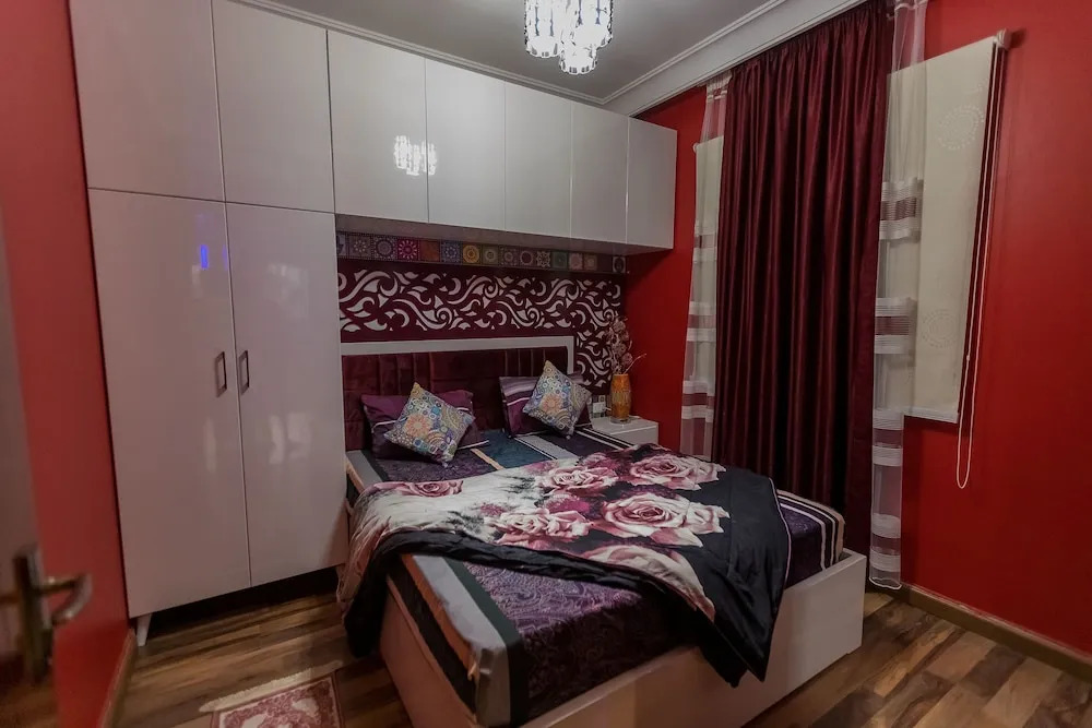 The Hill View Apartment