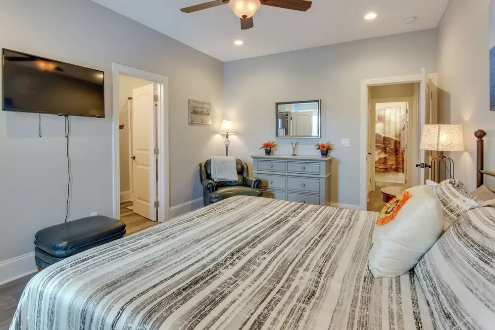 Airy Apartment With Deck - Walk to Main Street!