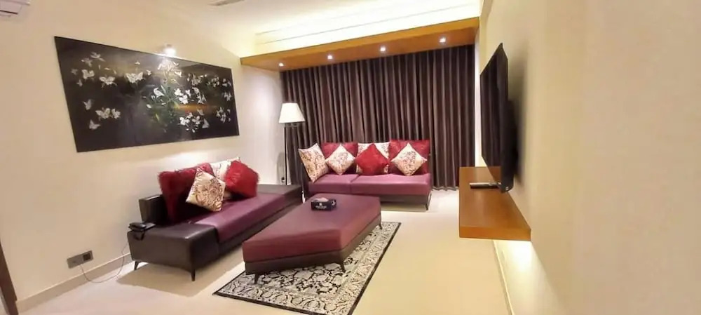 Royal Pearl Suites