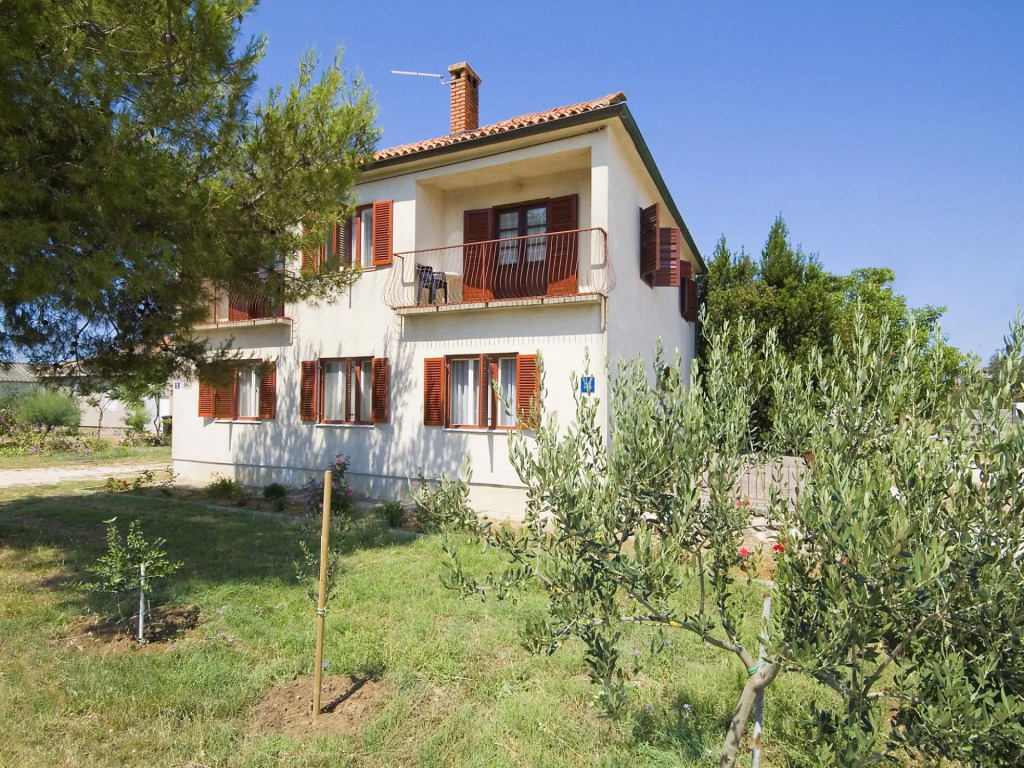 Mirko - 100m From the sea - A2