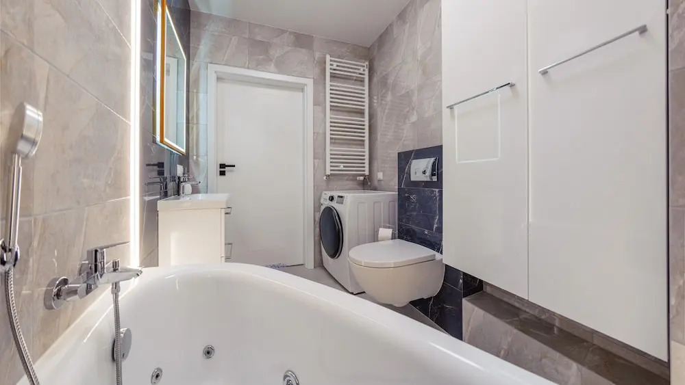 Baltic Line, Sun & Snow